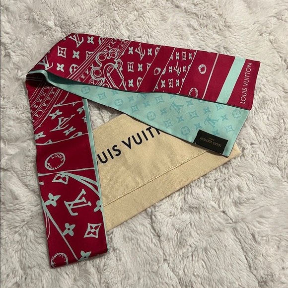 SALE❗️Like New Authentic Louis Vuitton Bandeau❗️ - Picture 1 of 4